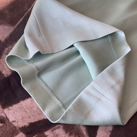 Alice + Olivia Deanna Stretch Cotton Satin
Bootcut Pants Color Green Tea size 14 - Picture 10 of 13